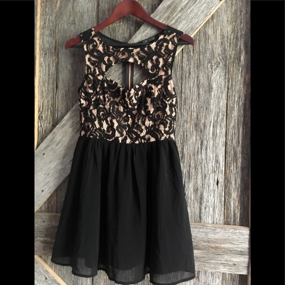Love Culture Dresses & Skirts - *Flash Sale* Gorgeous Evening Dress